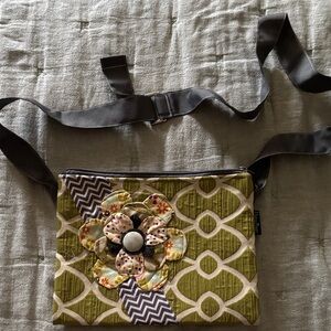Floral Embellished Crossbody Bag - Green and Black No tears or stains